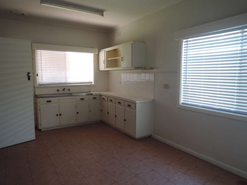 32 Roberts Avenue, Box Hill South VIC 3128