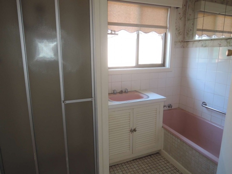 32 Roberts Avenue, Box Hill South VIC 3128