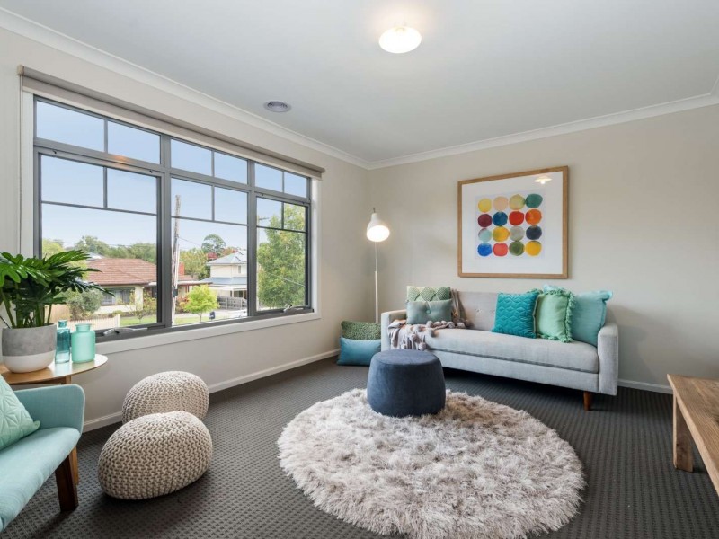 33 Charlton Street, Blackburn North VIC 3130