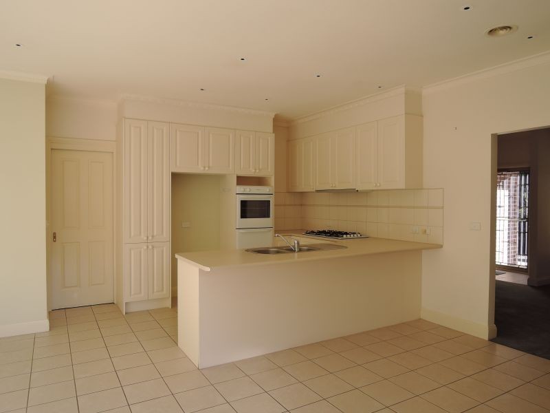 2/23 Saxton Street, Box Hill North VIC 3129