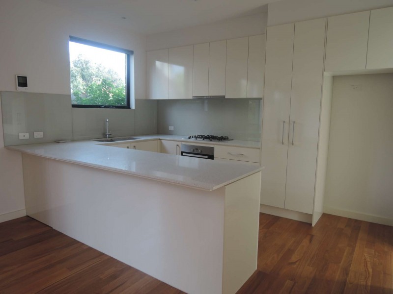 2 Stanley Grove, Blackburn VIC 3130