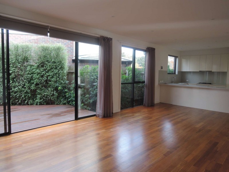 2 Stanley Grove, Blackburn VIC 3130