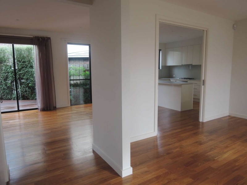 2 Stanley Grove, Blackburn VIC 3130