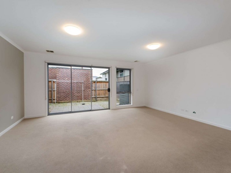 32 Ellis Park Avenue, Mulgrave VIC 3170