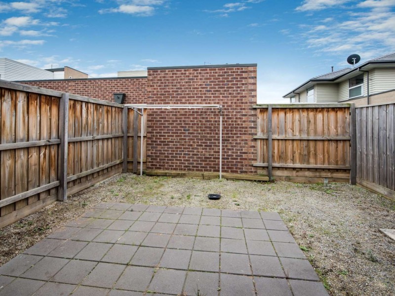 32 Ellis Park Avenue, Mulgrave VIC 3170