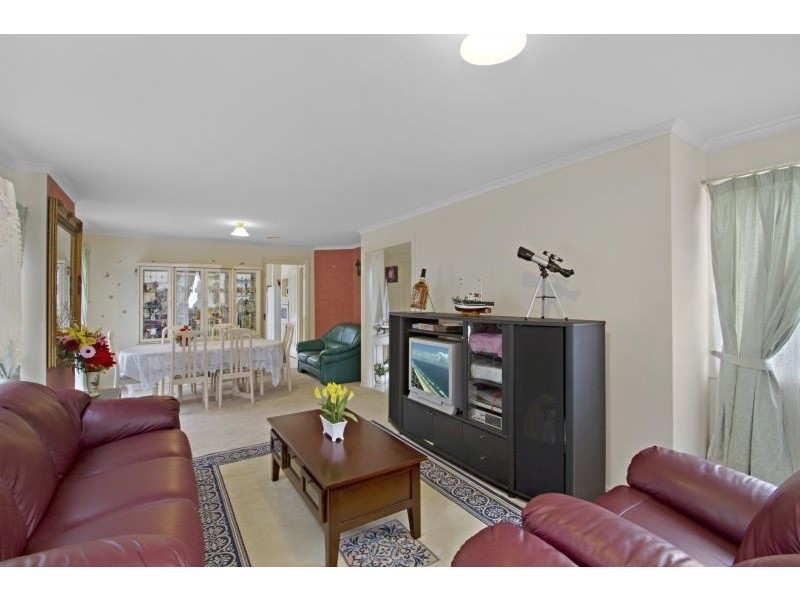 8 Mitchell Court, Berwick VIC 3806