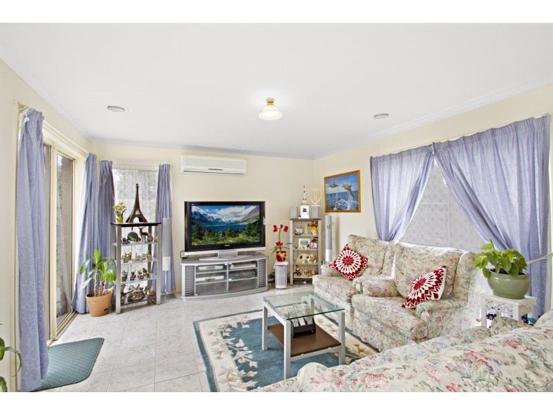 8 Mitchell Court, Berwick VIC 3806