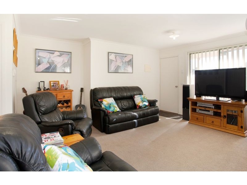 Unit 2/79 Strathavan Drive, Berwick VIC 3806