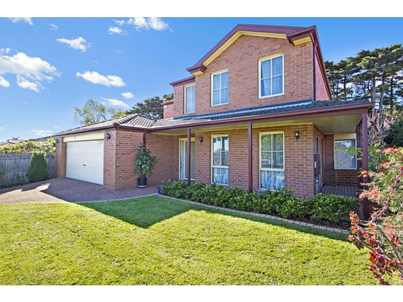 30 Lodge Crescent, Berwick VIC 3806