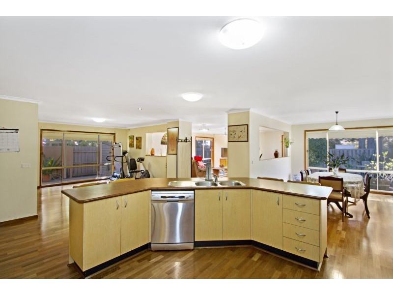 30 Lodge Crescent, Berwick VIC 3806