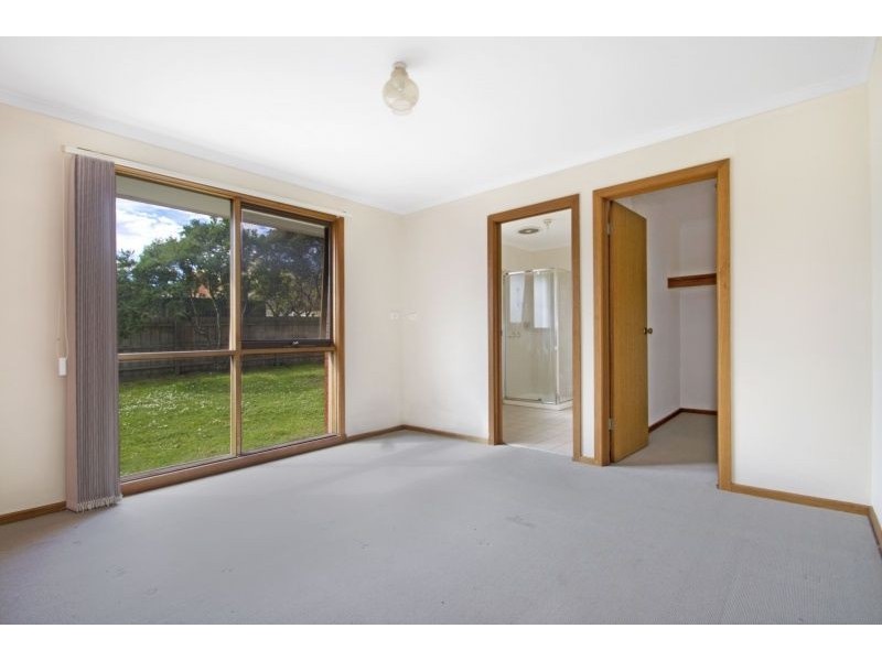 8 Shawnee Court, Narre Warren VIC 3805