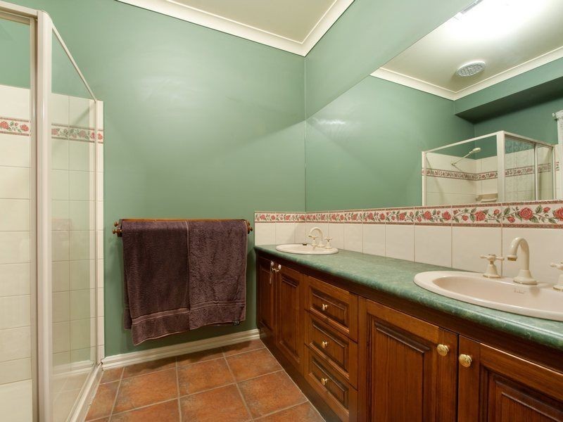 8 Spoonbill Street, Berwick VIC 3806