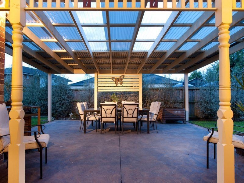 8 Spoonbill Street, Berwick VIC 3806