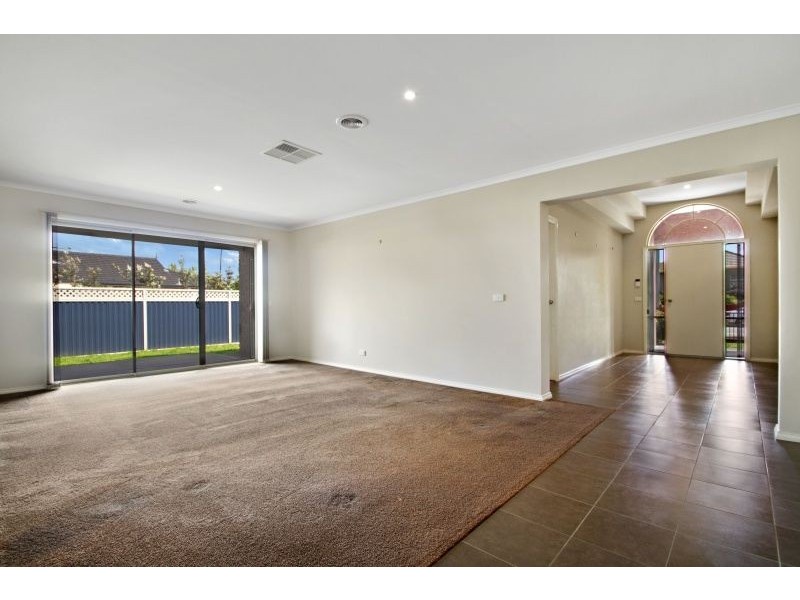 64 Shearwater Drive, Pakenham VIC 3810