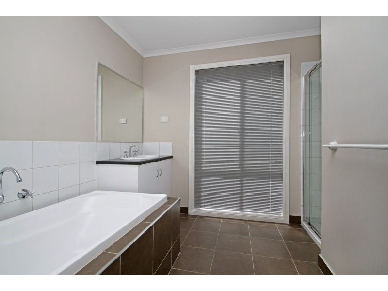 64 Shearwater Drive, Pakenham VIC 3810