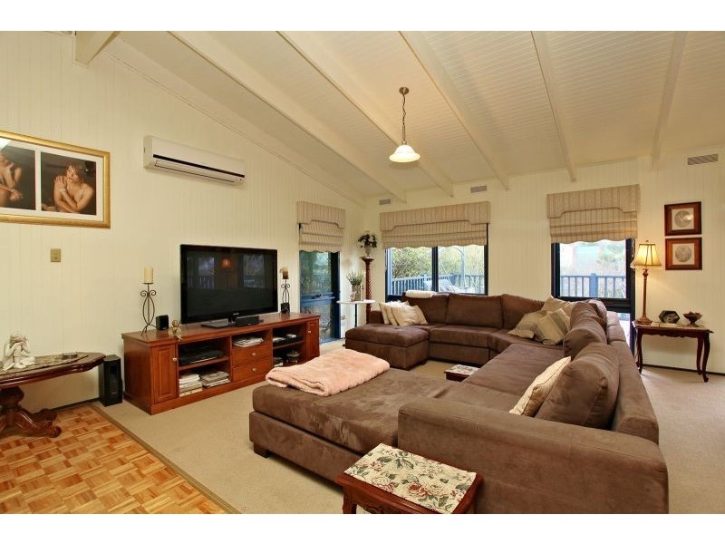 16 McNabb Street, Berwick VIC 3806