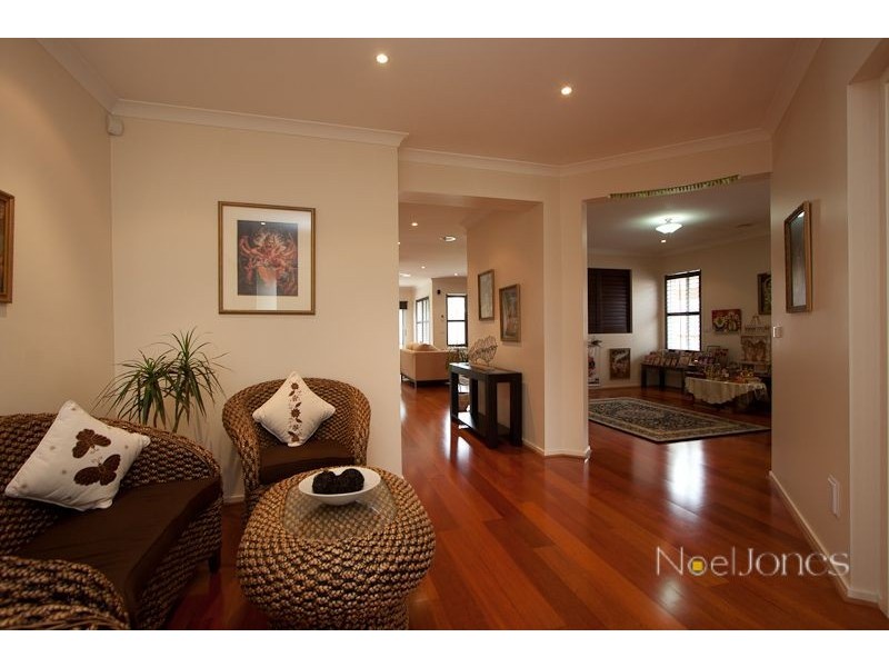 2 Brennan Court, Berwick VIC 3806