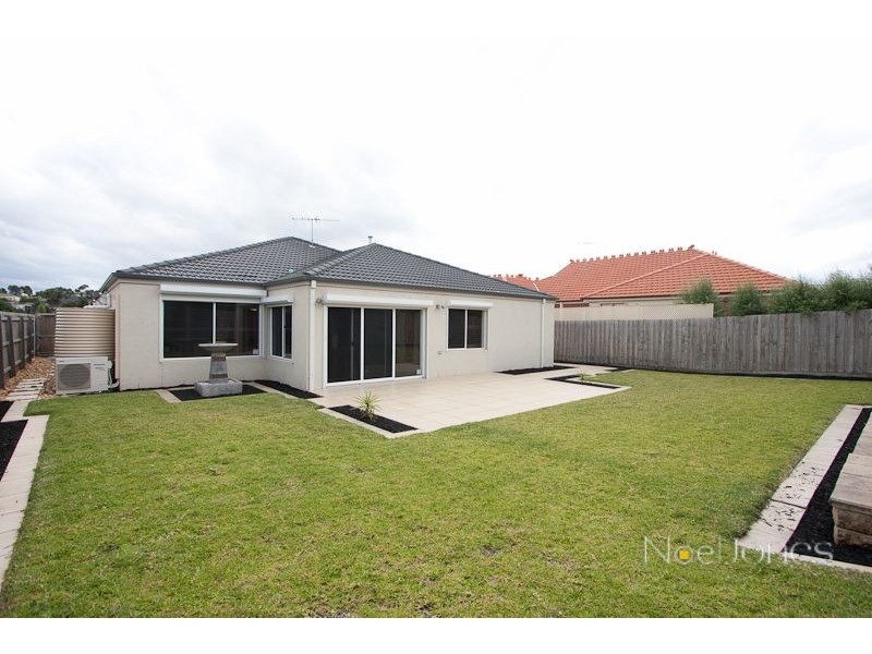 2 Brennan Court, Berwick VIC 3806