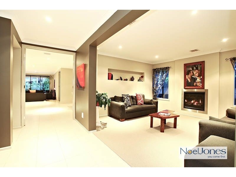 2 Ware Place, Berwick VIC 3806