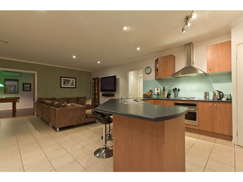 1 Glasshouse Court, Berwick VIC 3806