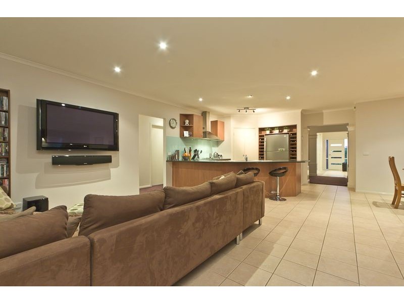 1 Glasshouse Court, Berwick VIC 3806