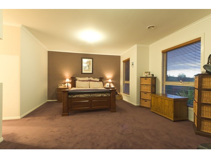 1 Glasshouse Court, Berwick VIC 3806