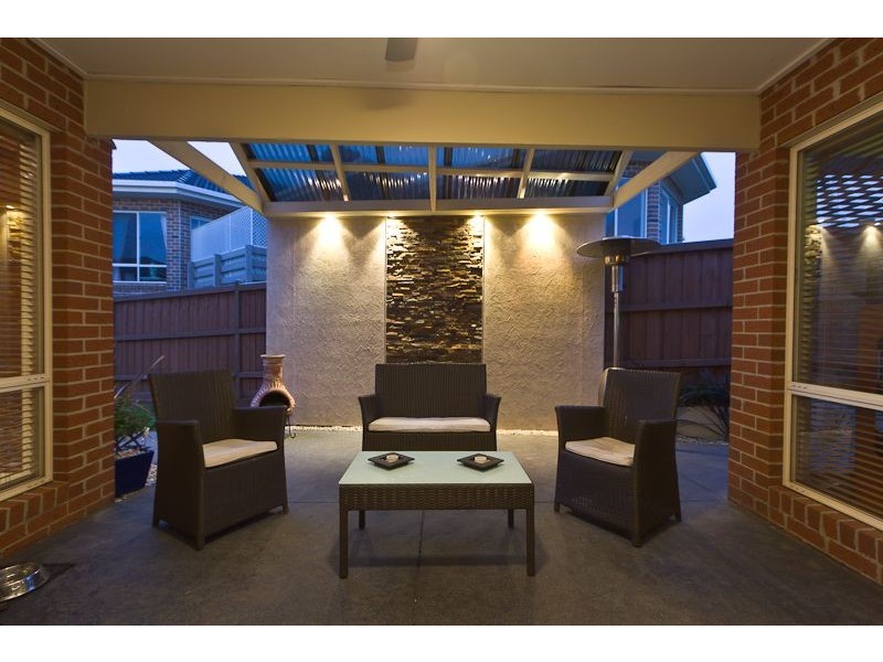 1 Glasshouse Court, Berwick VIC 3806