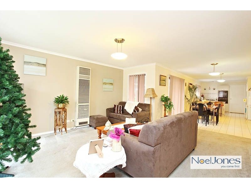 4 Stanton Close, Narre Warren South VIC 3805