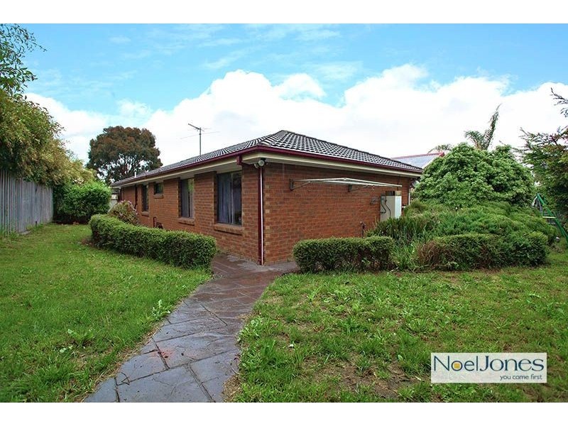 4 Stanton Close, Narre Warren South VIC 3805
