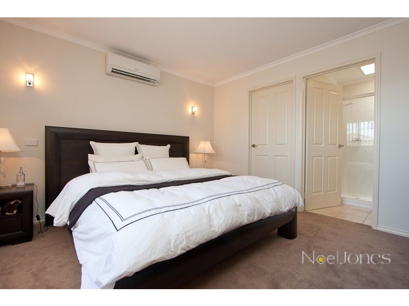 14/12 Grant Close, Berwick VIC 3806