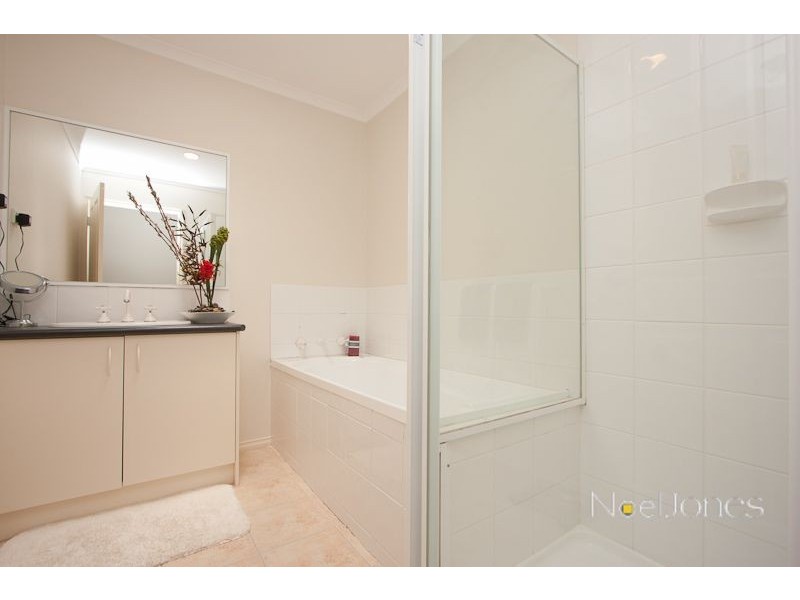 14/12 Grant Close, Berwick VIC 3806