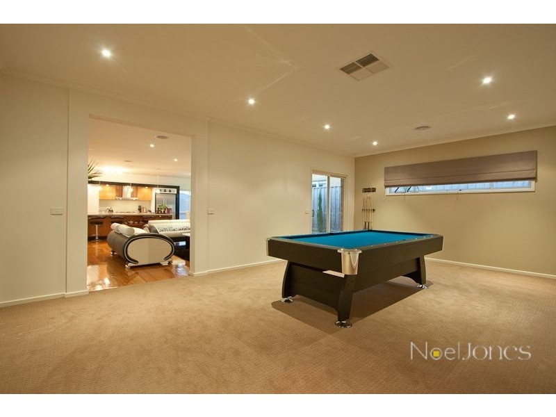 2 Parry Drive, Narre Warren VIC 3805