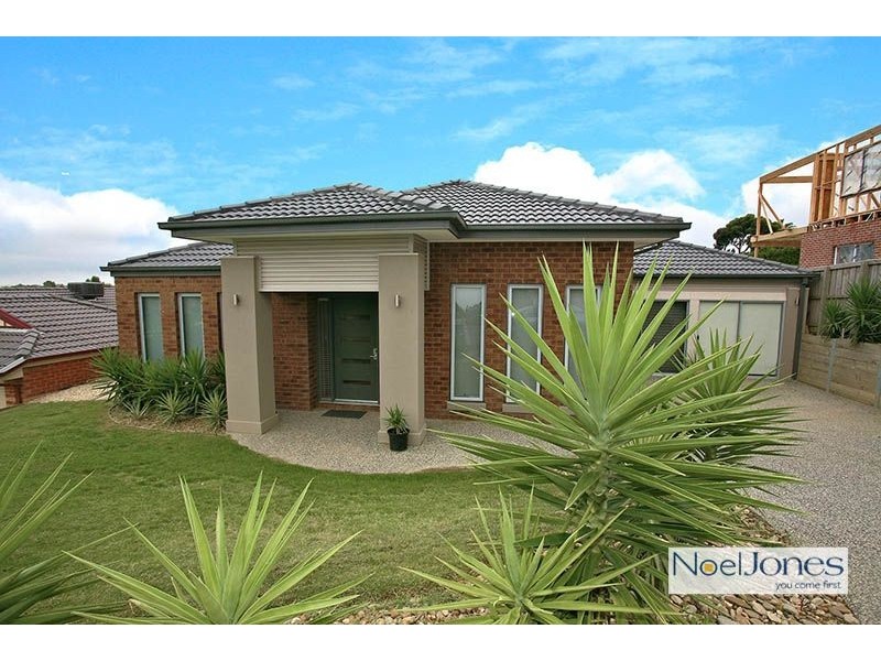 99 Marisa Crescent, Berwick VIC 3806