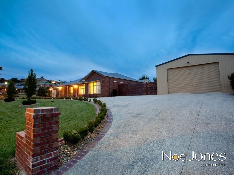 34 Holm Park Road, Beaconsfield VIC 3807