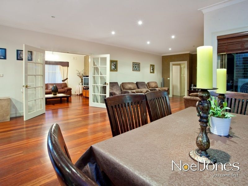34 Holm Park Road, Beaconsfield VIC 3807