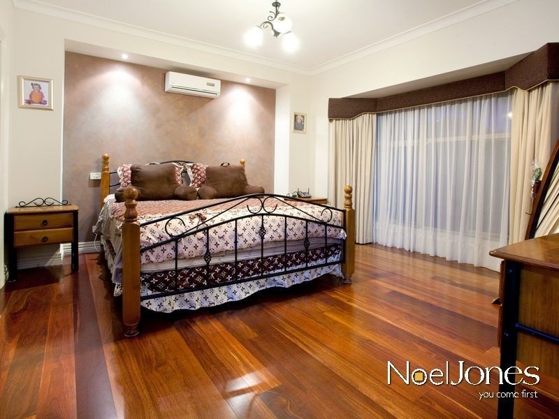 34 Holm Park Road, Beaconsfield VIC 3807