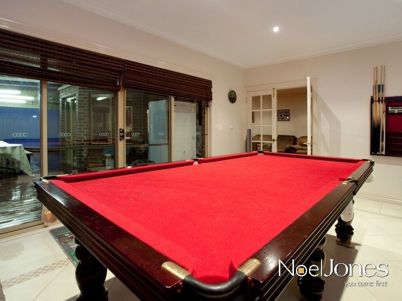 34 Holm Park Road, Beaconsfield VIC 3807