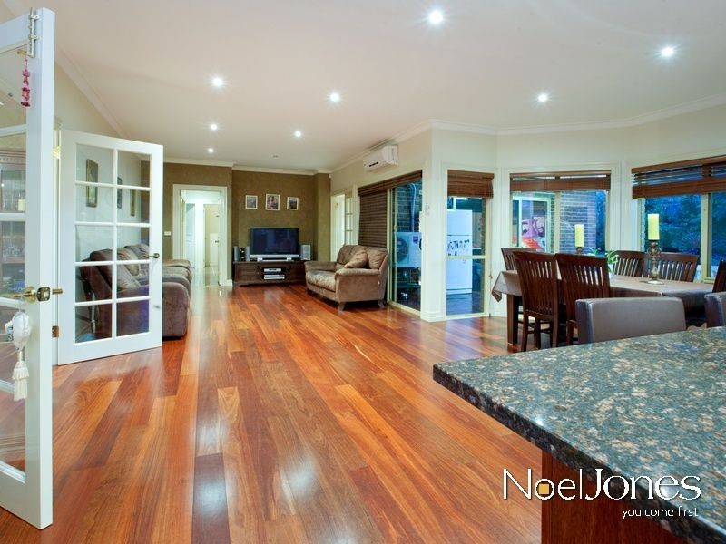 34 Holm Park Road, Beaconsfield VIC 3807