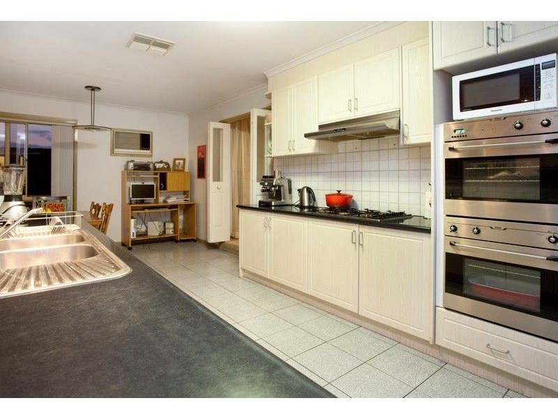 88 Avebury Drive, Berwick VIC 3806