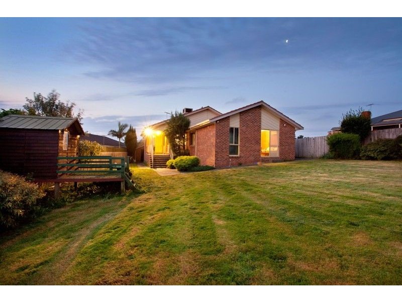 88 Avebury Drive, Berwick VIC 3806
