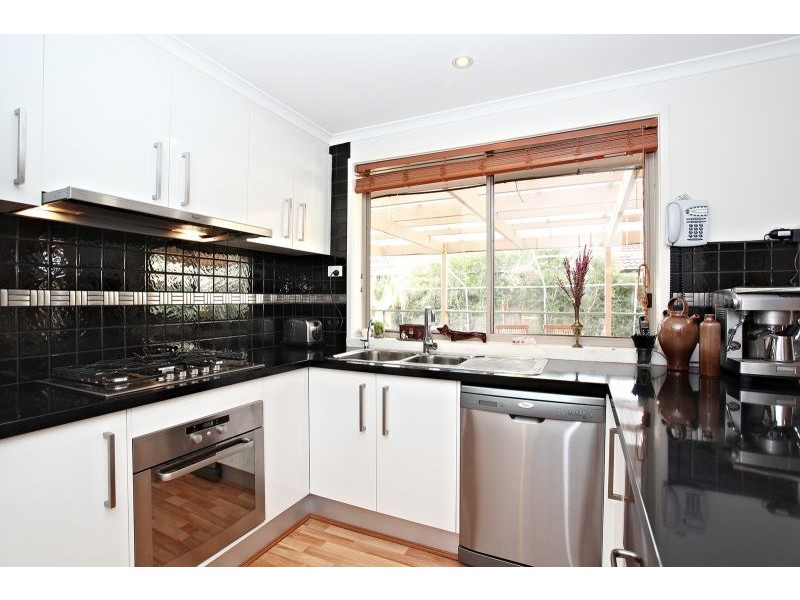 2 Insignia Crescent, Berwick VIC 3806