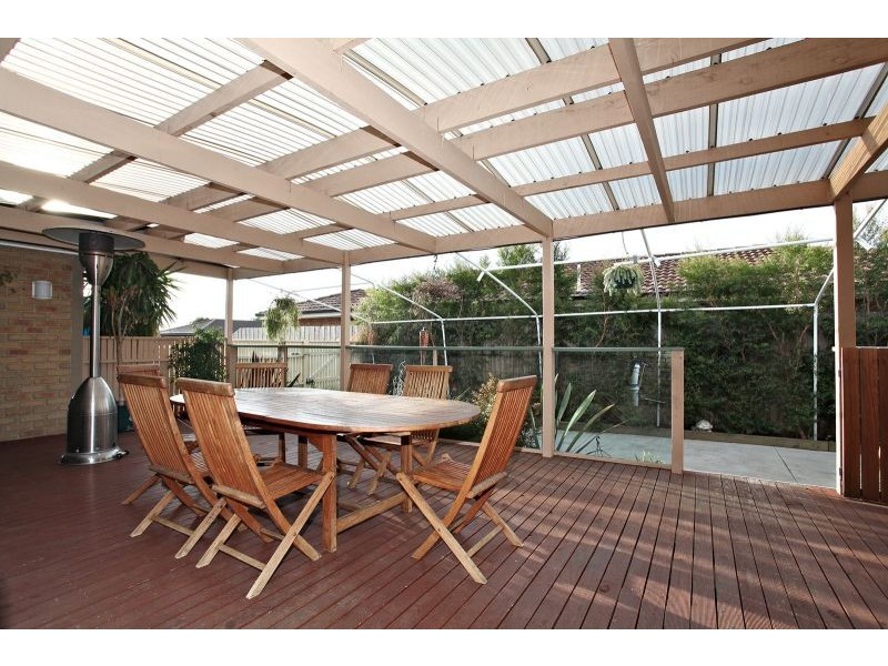 2 Insignia Crescent, Berwick VIC 3806