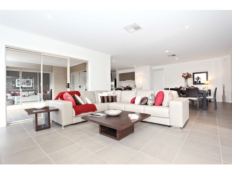 5 Parry Drive, Narre Warren VIC 3805