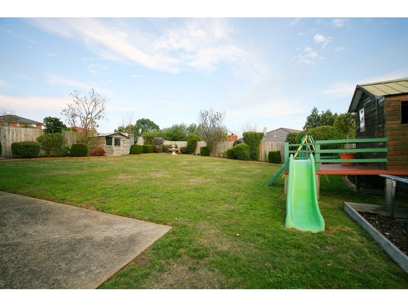 88 Avebury Drive, Berwick VIC 3806