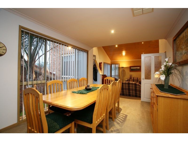 88 Avebury Drive, Berwick VIC 3806