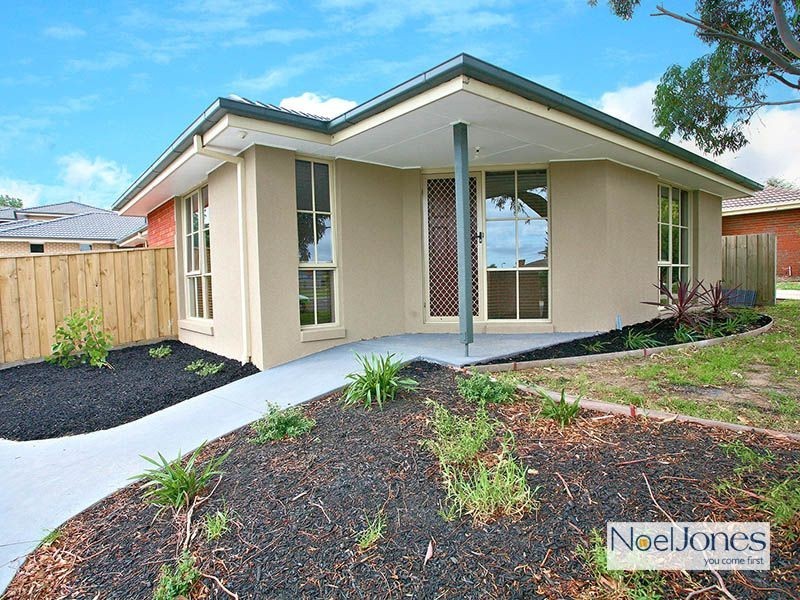 Unit 5/55-57 Strathaven Drive, Berwick VIC 3806