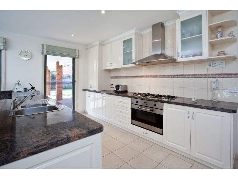 2 Autumndale Court, Narre Warren North VIC 3804