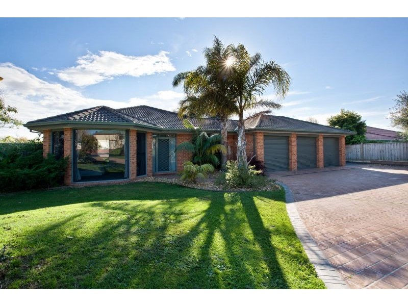 2 Autumndale Court, Narre Warren North VIC 3804