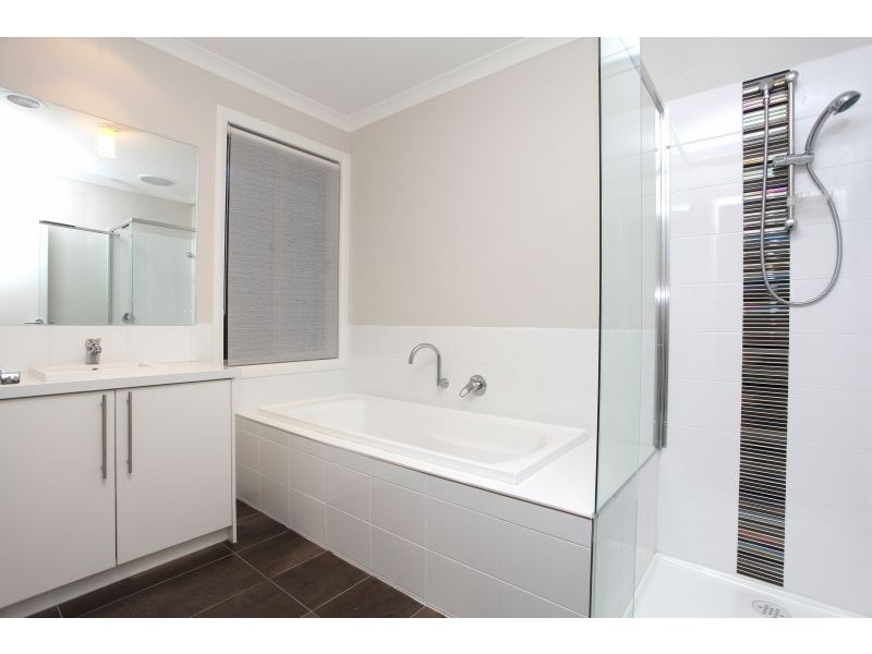 24 Carbine way, Lyndhurst VIC 3975