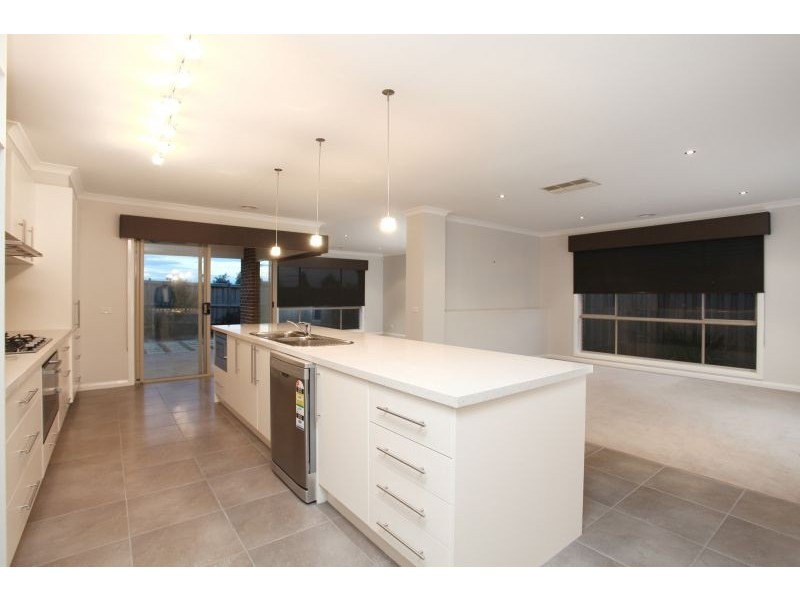 24 Carbine way, Lyndhurst VIC 3975